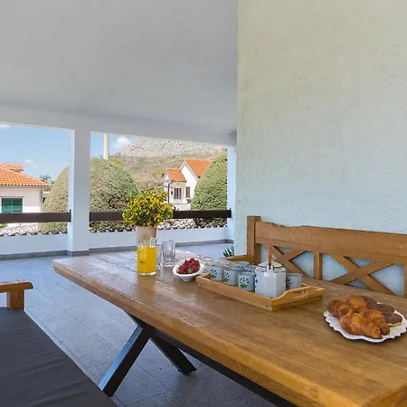 Holiday home Awesome In With House Sea View Gornje Sitno