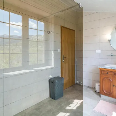 Awesome In With House Sea View * Gornje Sitno